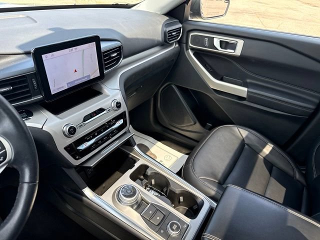 Certified 2023 Ford Explorer XLT w/ Equipment Group 202A AWD/4WD image 30