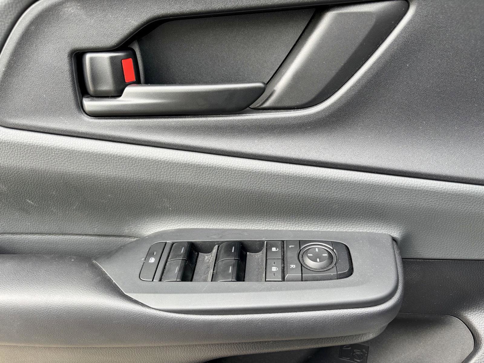 Used 2024 Toyota Prius LE image 19