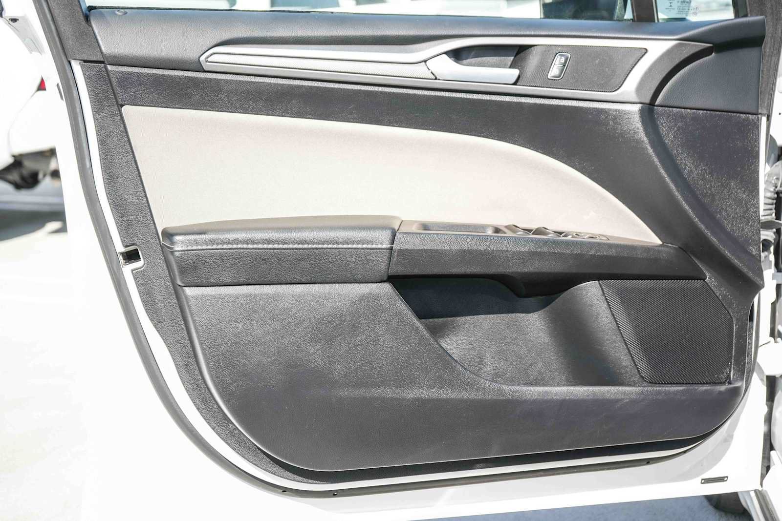 Used 2018 Ford Fusion S FWD image 20