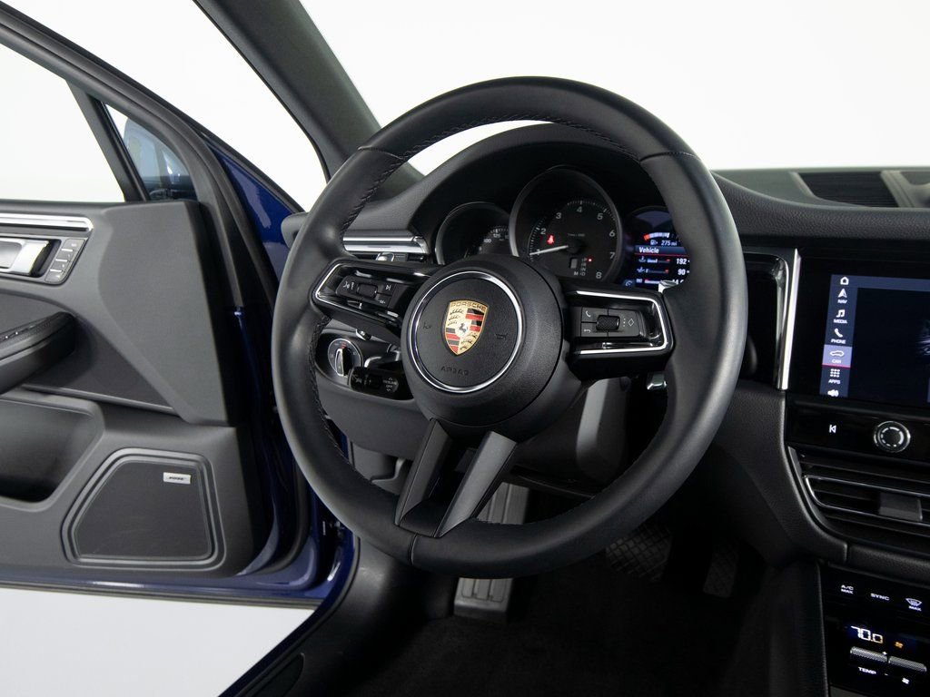 Used 2025 Porsche Macan image 29