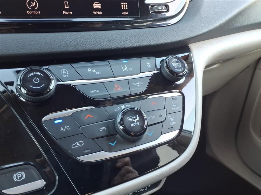 Used 2024 Chrysler Pacifica Touring-L image 32