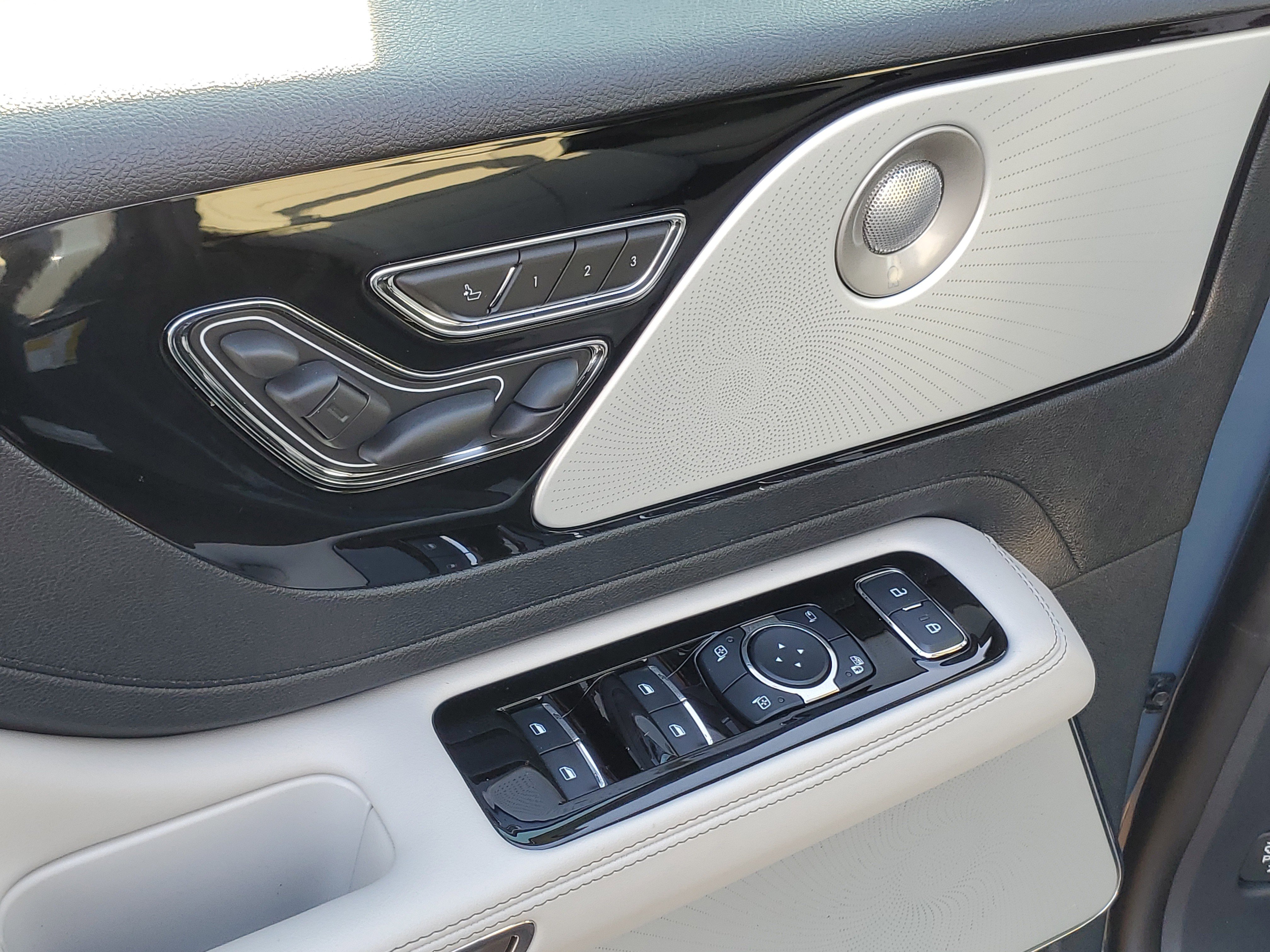 New 2026 Lincoln Aviator Reserve image 9