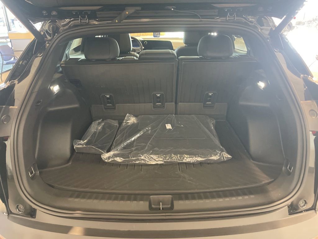 New 2025 Chevrolet Blazer EV LT AWD/4WD image 8