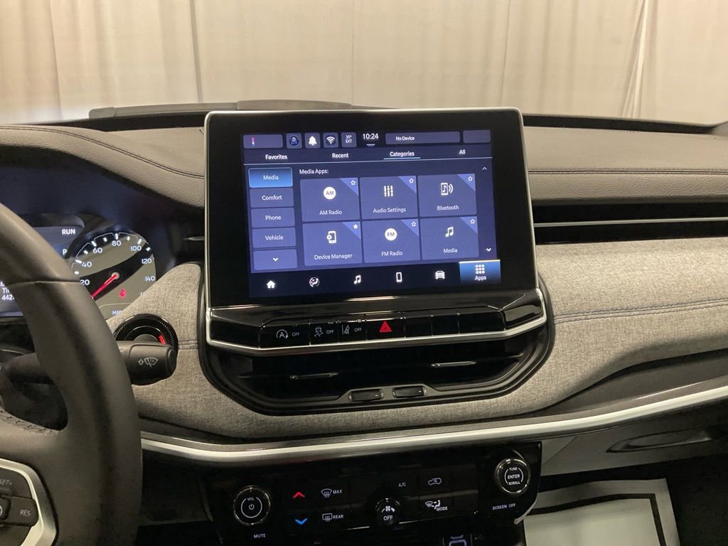 Used 2024 Jeep Compass Latitude image 15