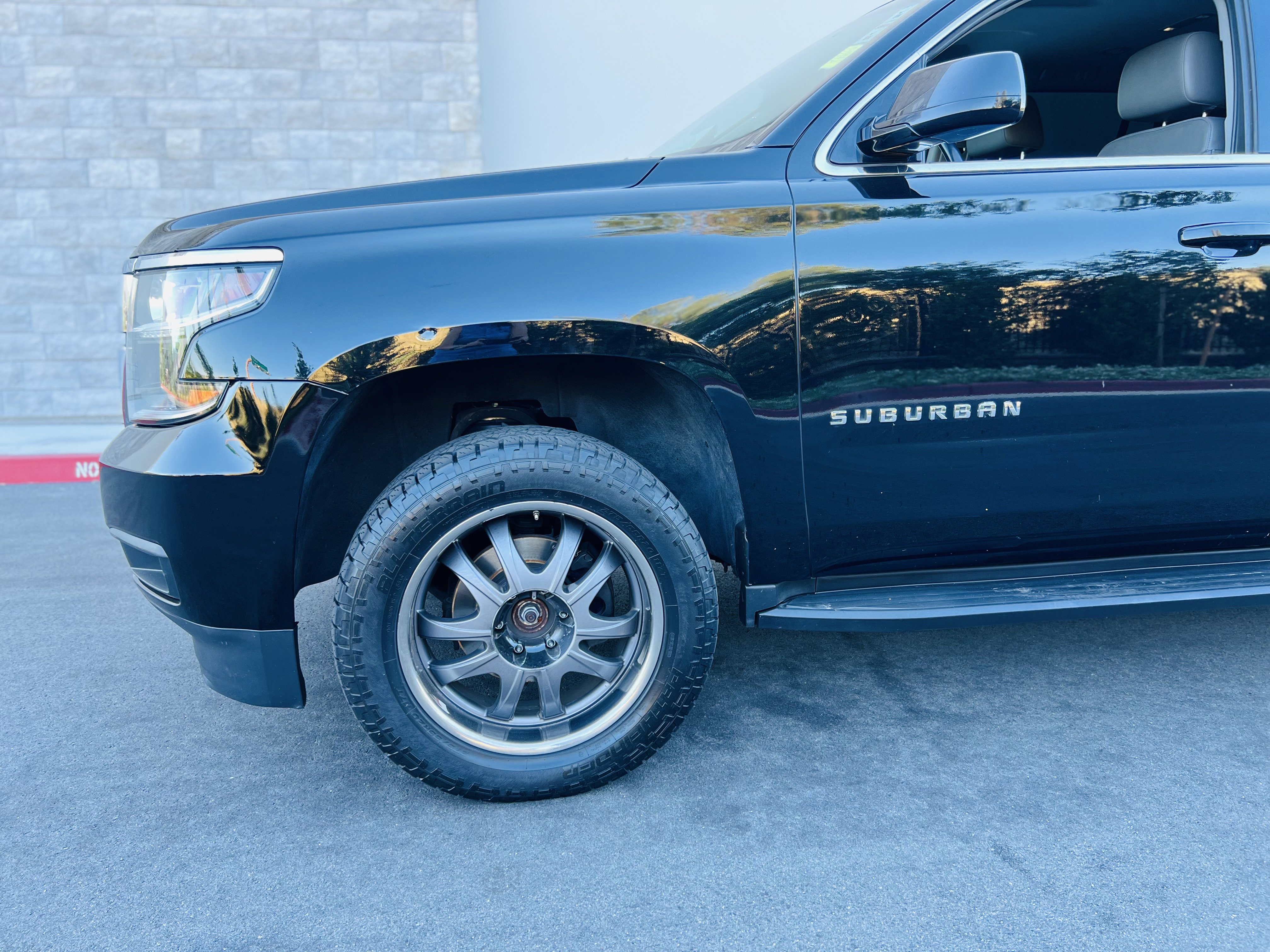 Used 2019 Chevrolet Suburban LT AWD/4WD image 10