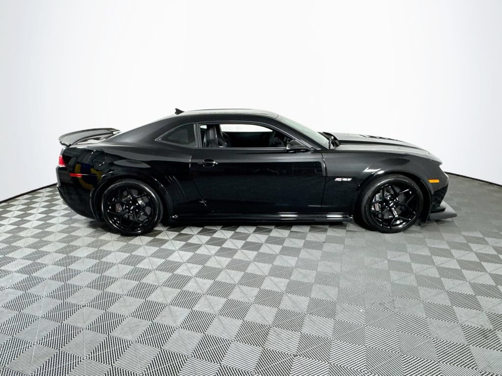 Used 2015 Chevrolet Camaro Z/28 RWD image 8