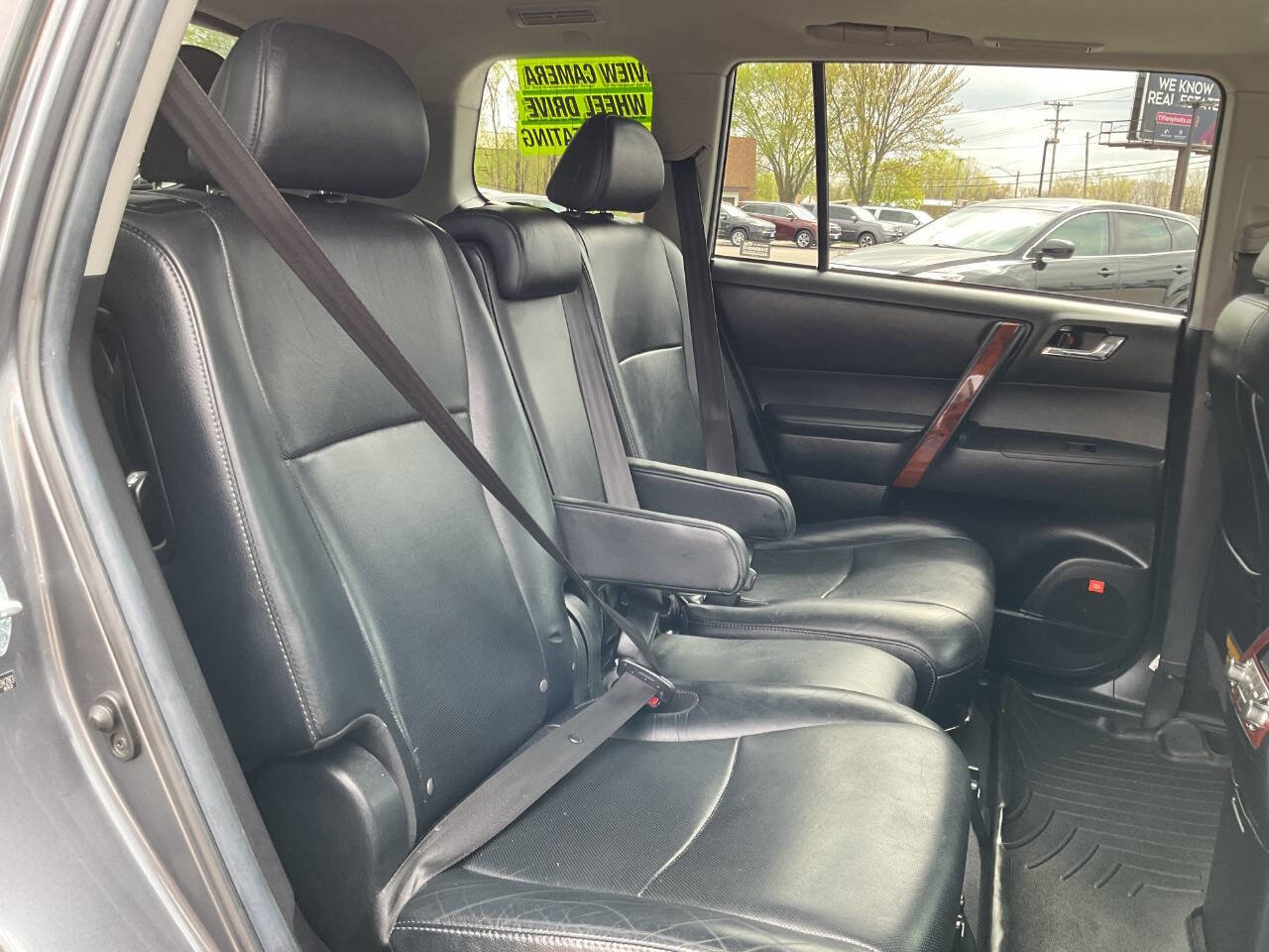 Used 2012 Toyota Highlander Limited w/ Tow Pkg AWD/4WD image 38