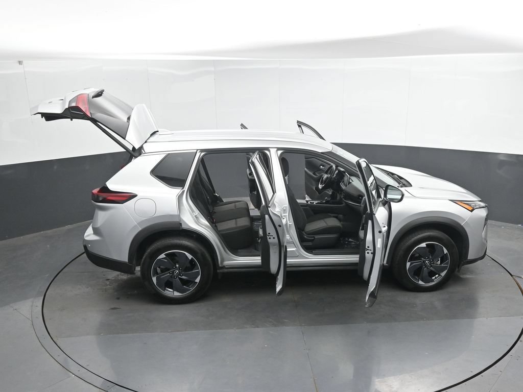 Used 2025 Nissan Rogue SV AWD/4WD image 51