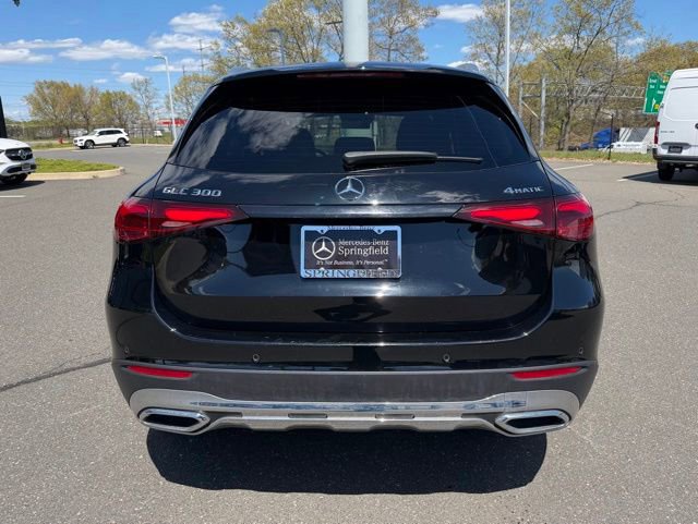 Used 2024 Mercedes-Benz GLC 300 4MATIC w/ Driver Assistance Package image 6