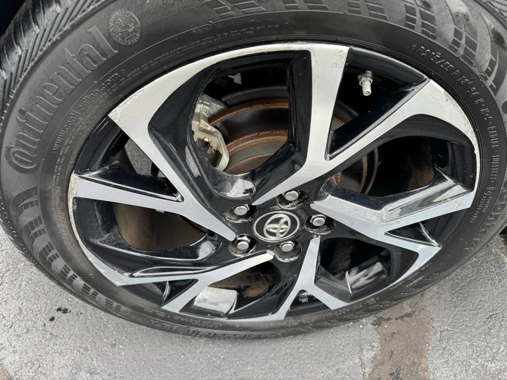 Used 2018 Toyota C-HR XLE FWD image 7