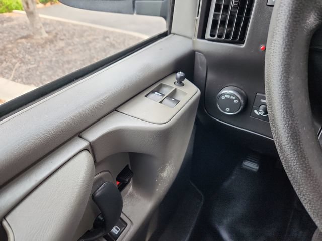 Used 2013 Chevrolet Express 3500 Extended RWD image 33