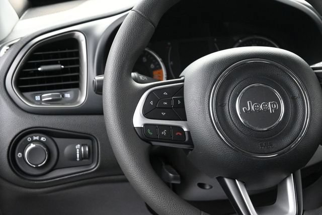 Used 2023 Jeep Renegade Latitude AWD/4WD image 29
