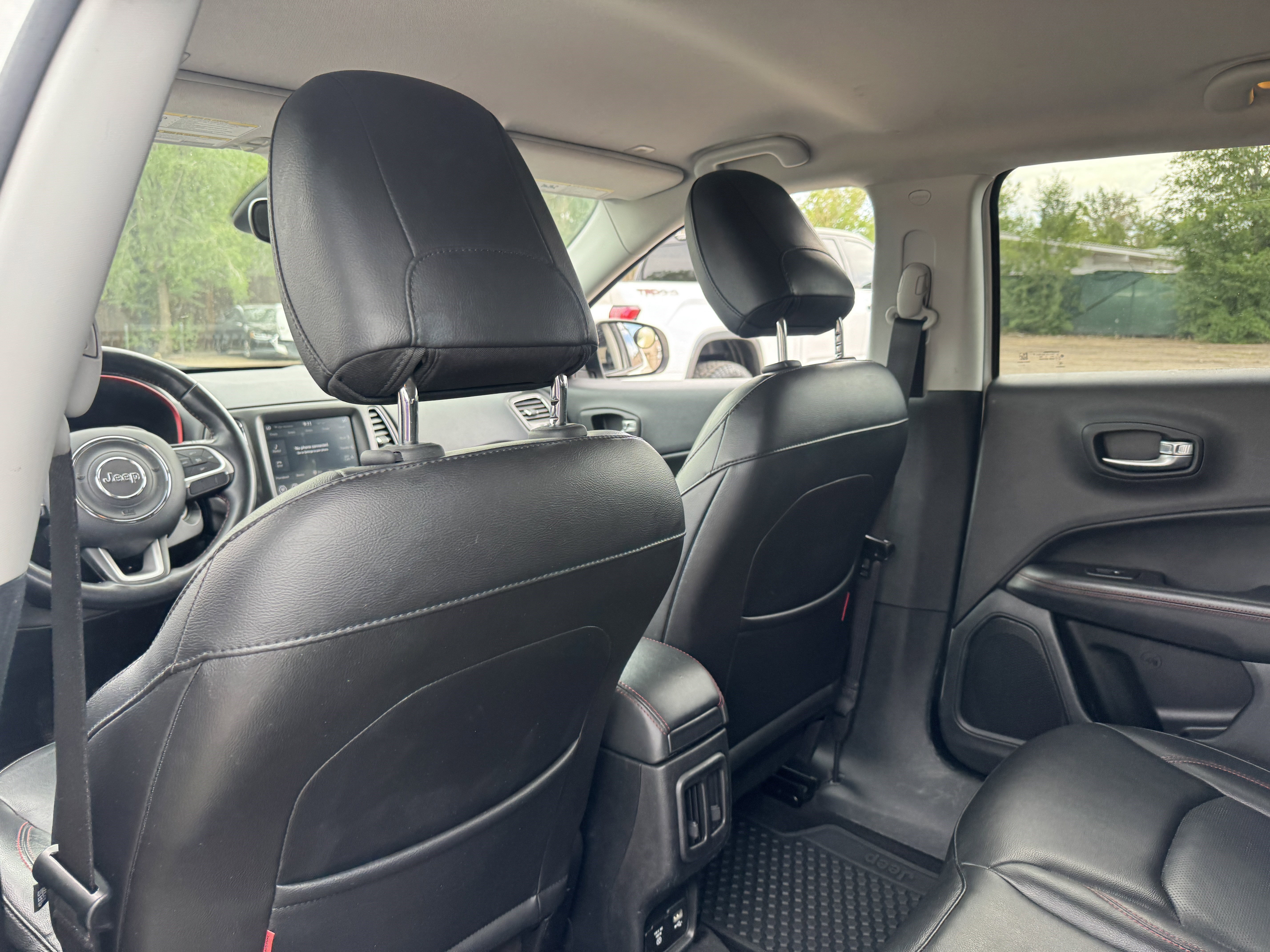 Used 2018 Jeep Compass Trailhawk w/ Leather Interior Group AWD/4WD image 22
