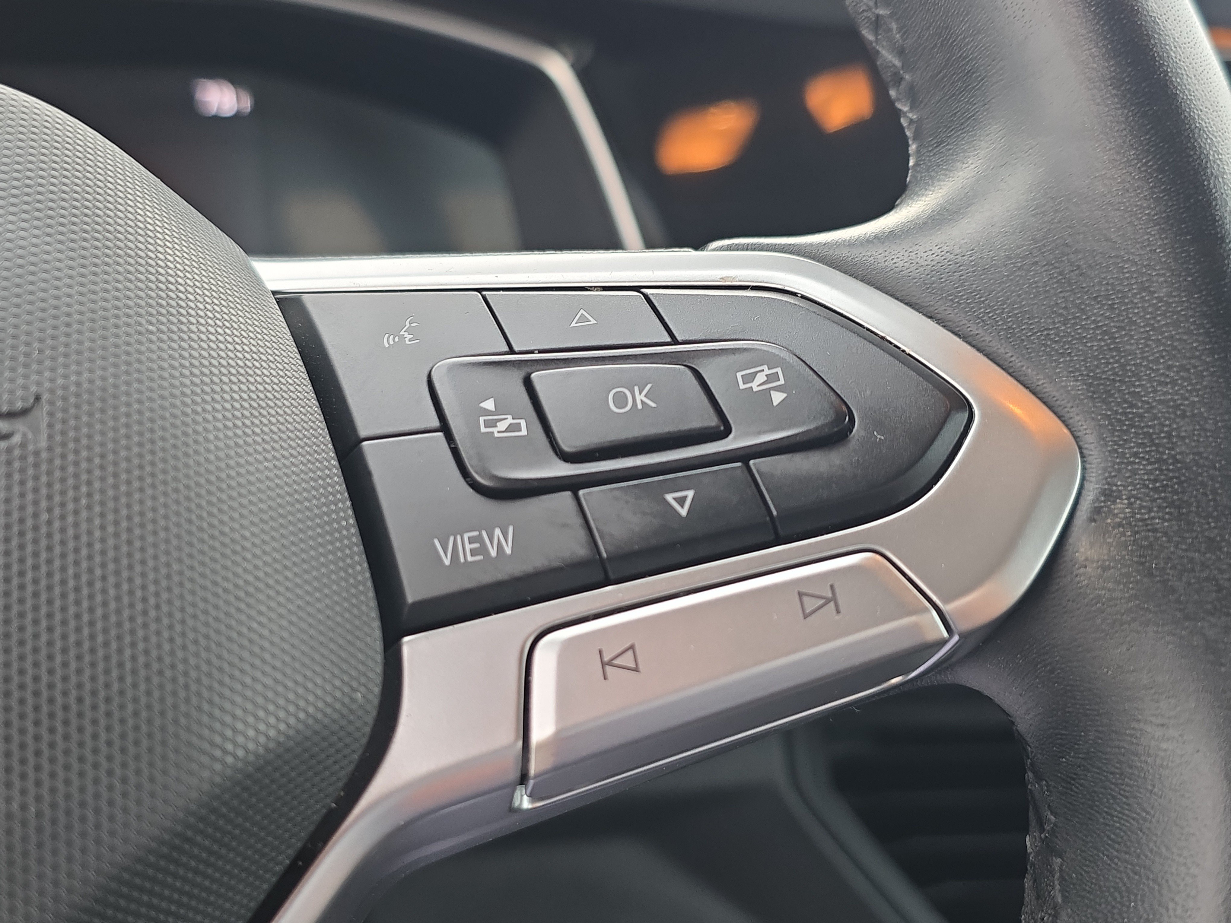 Used 2024 Volkswagen Jetta SE FWD image 29