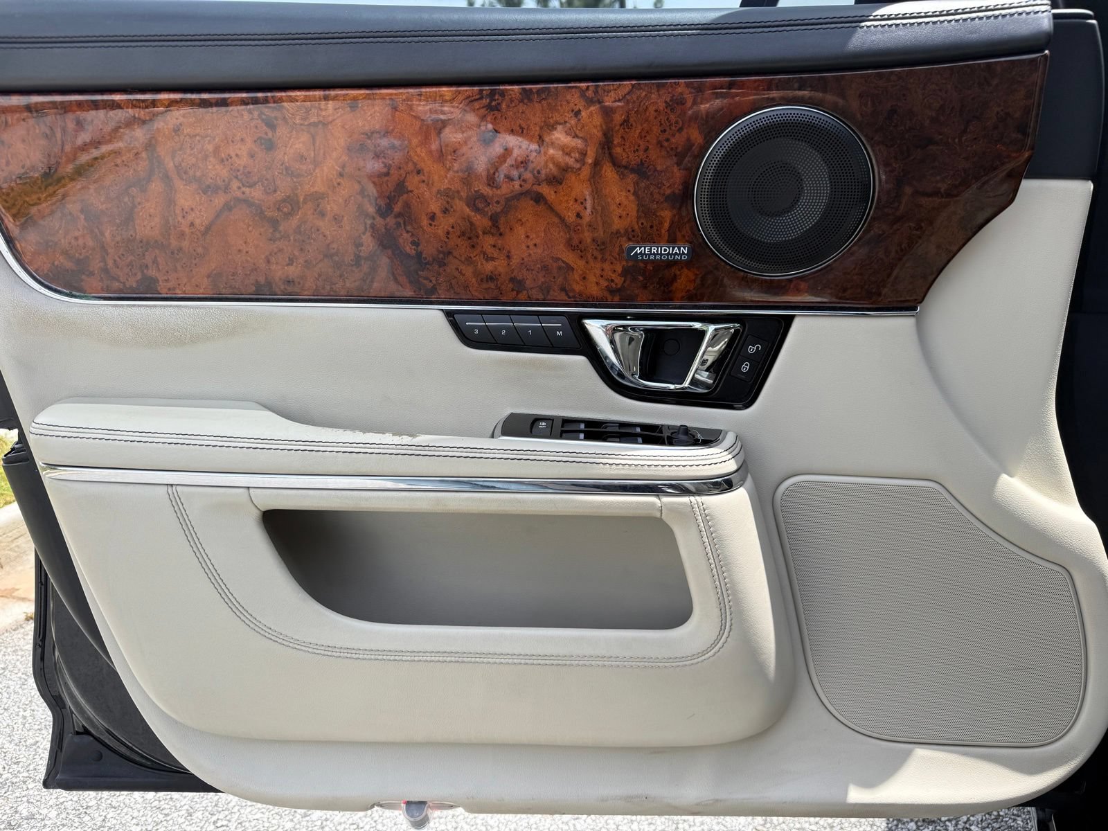 Used 2015 Jaguar XJ L Portfolio AWD/4WD image 41