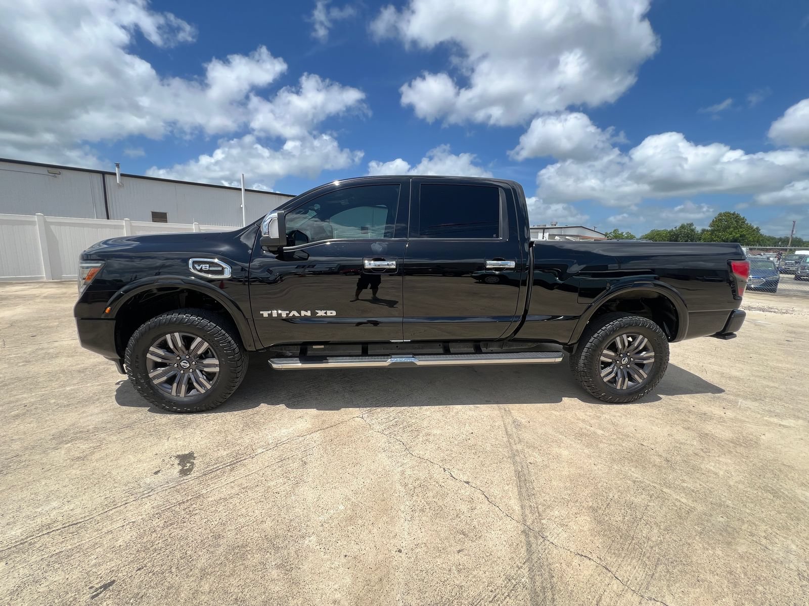 Used 2022 Nissan Titan Platinum Reserve w/ Moonroof Package AWD/4WD image 6