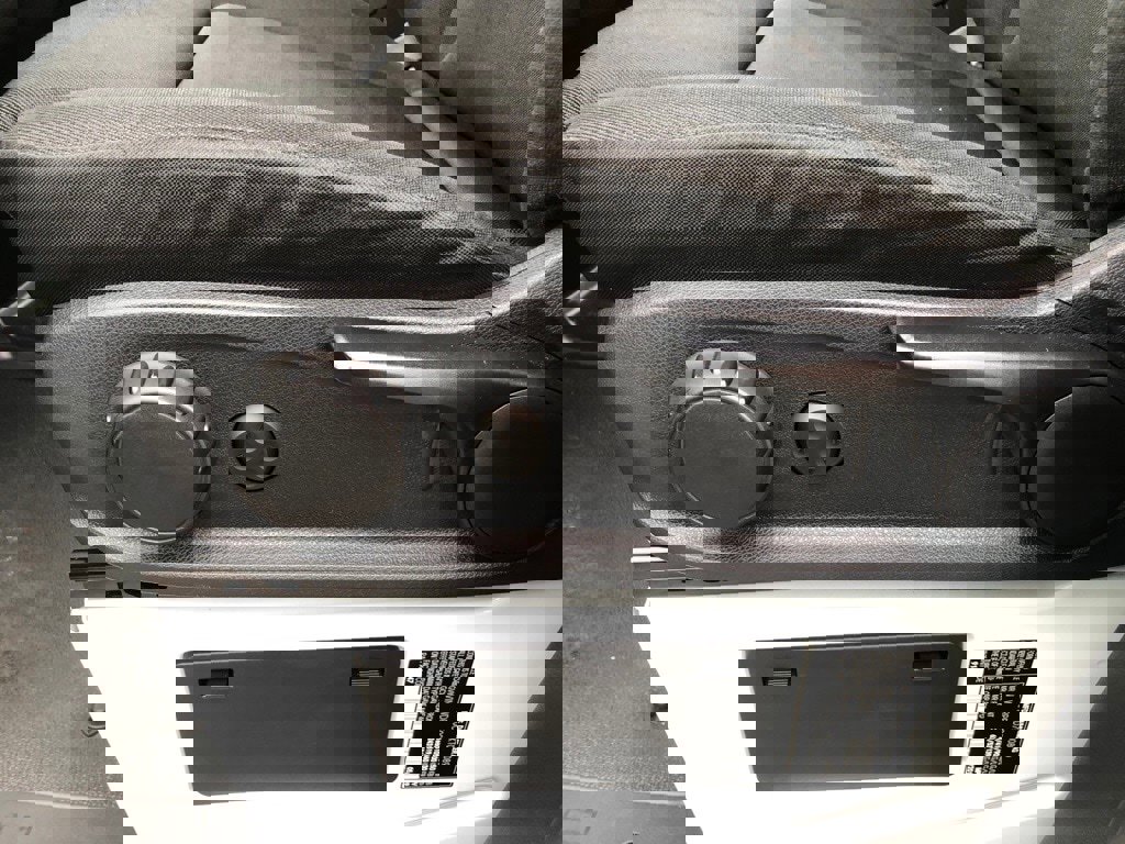 Used 2019 Freightliner Sprinter 2500 w/ Driver Convenience Package image 14