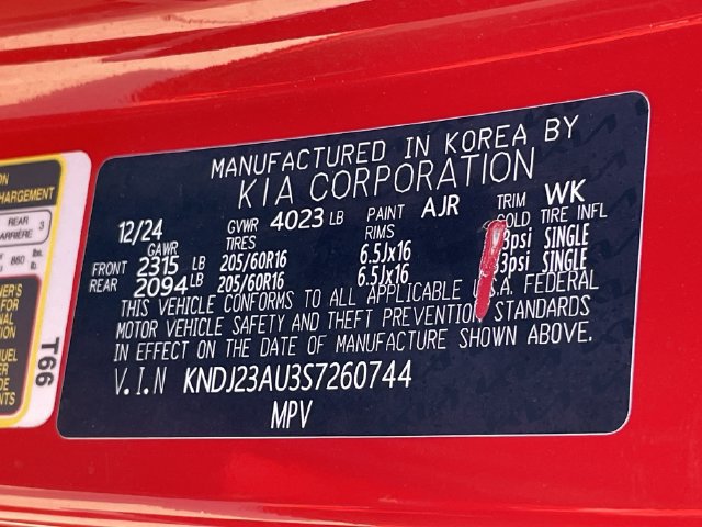 Used 2025 Kia Soul LX w/ LX Technology Package FWD image 27