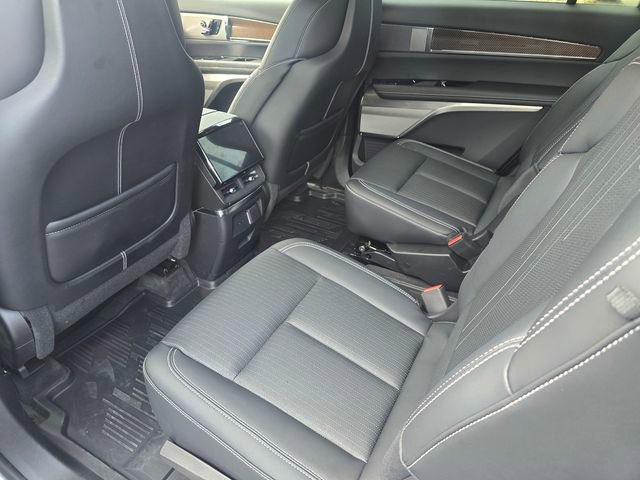 New 2026 Cadillac Vistiq Luxury AWD/4WD image 14