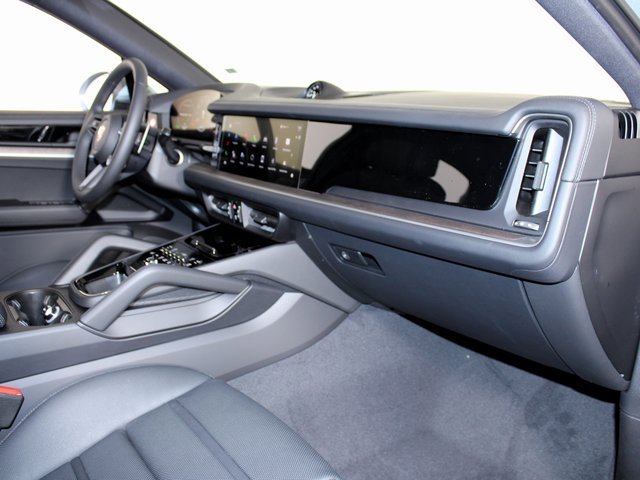 New 2025 Porsche Cayenne Coupe image 24