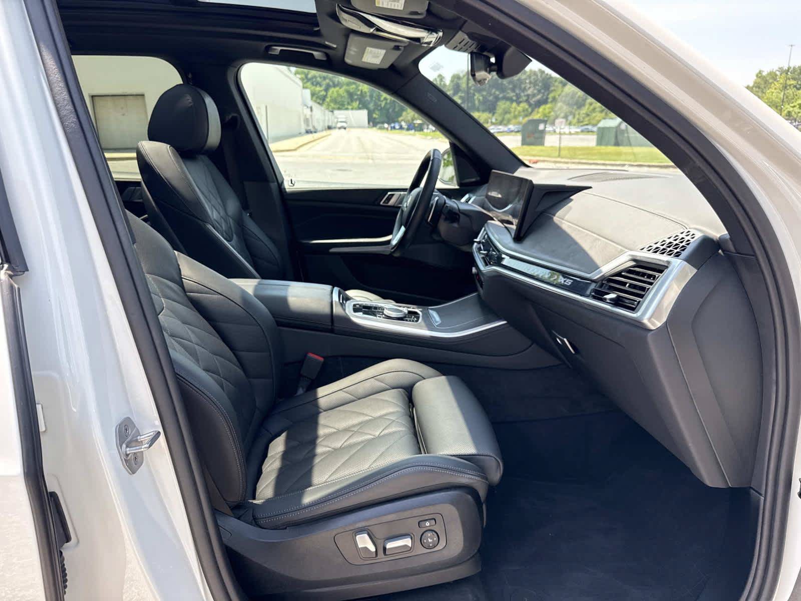 Used 2024 BMW X5 xDrive40i w/ Premium Package AWD/4WD image 16
