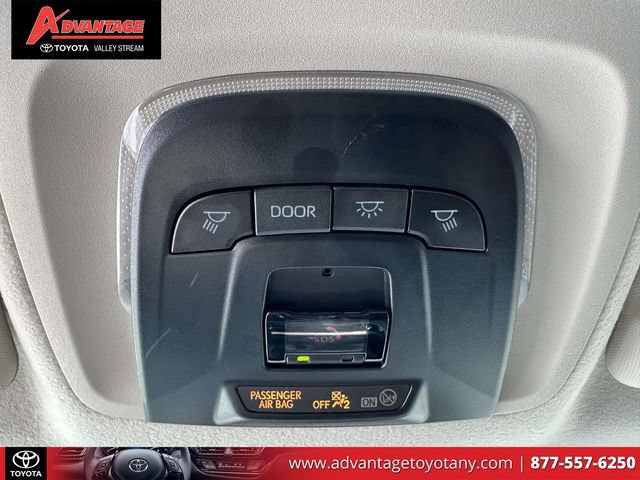 Used 2025 Toyota Corolla LE FWD image 38