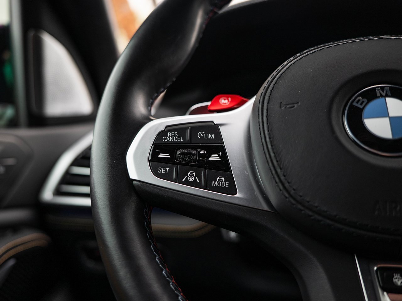 Used 2023 BMW X5 M Competition w/ Competition Package image 18