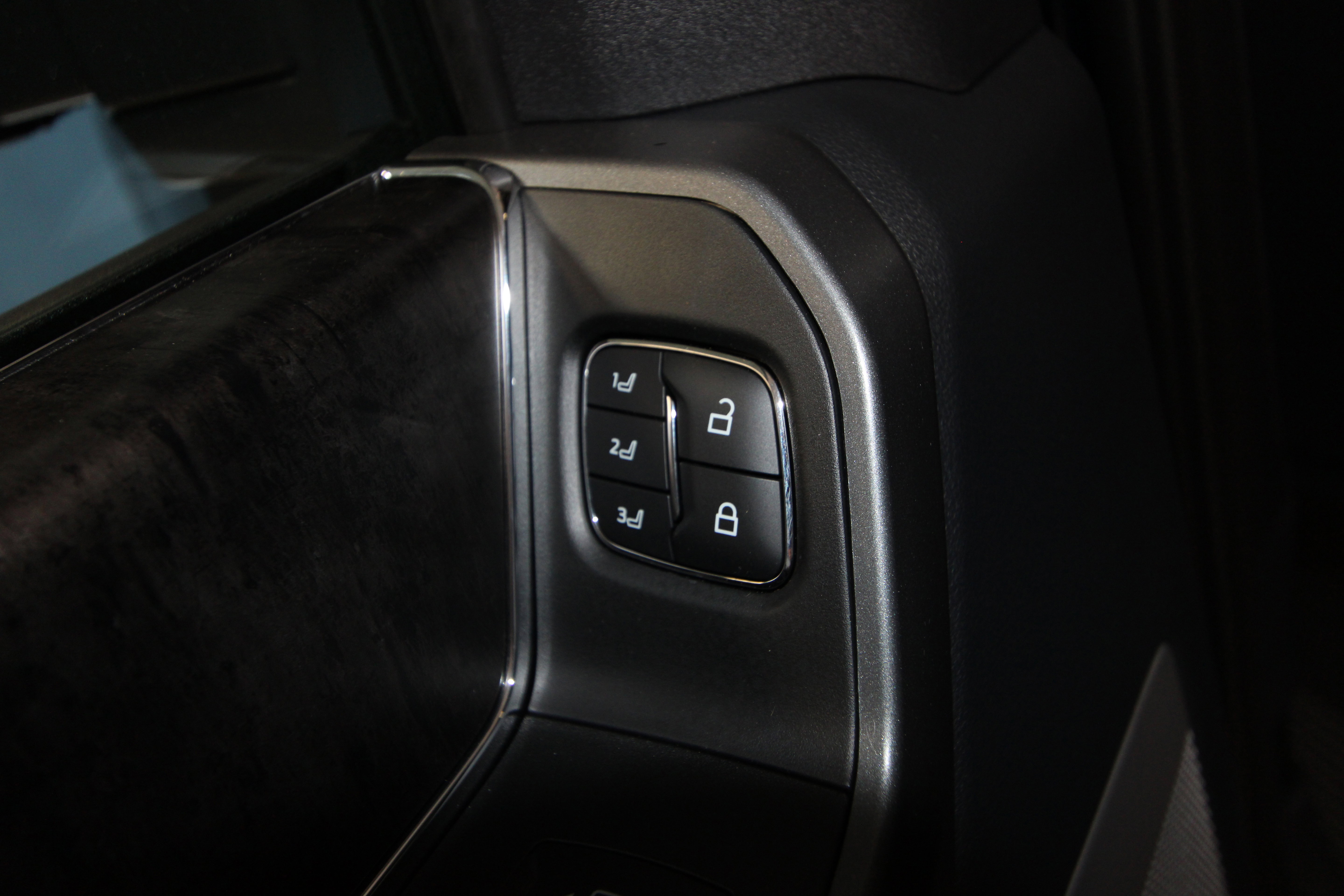 New 2025 Ford F350 Lariat w/ Lariat Ultimate Package image 7