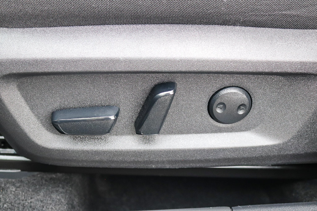 Used 2025 Nissan Rogue SV AWD/4WD image 21