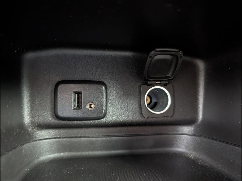 Used 2018 Chevrolet Equinox LT image 17