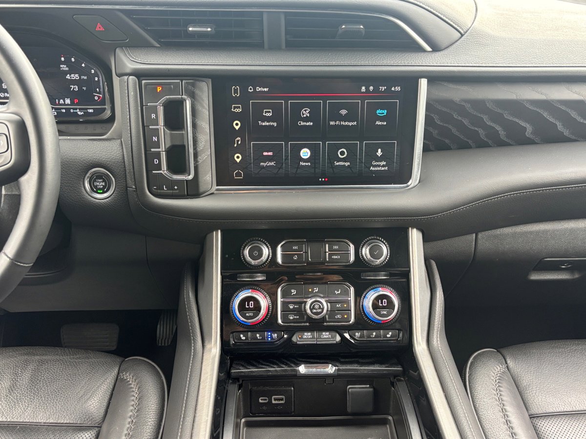 Used 2023 GMC Yukon XL Denali w/ Max Trailering Package AWD/4WD image 3