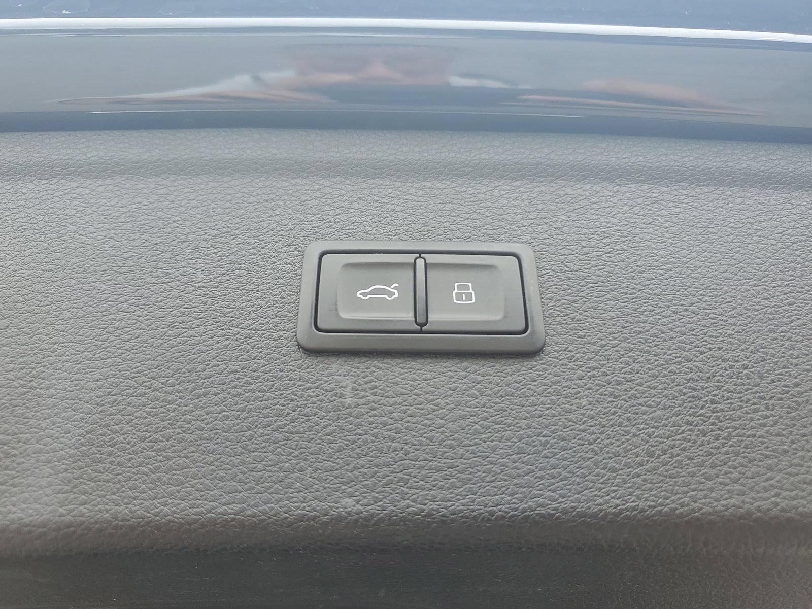 Used 2023 Audi Q5 e Premium w/ Convenience Package AWD/4WD image 10