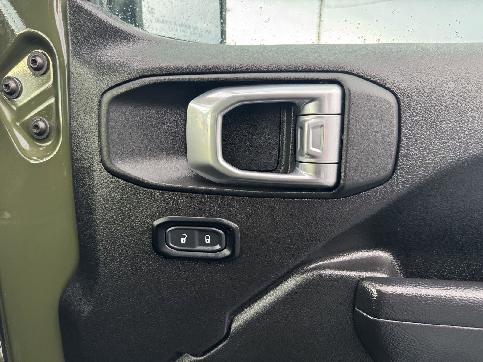 Used 2023 Jeep Gladiator Willys image 35