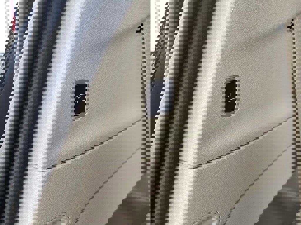 Used 2017 Chrysler Pacifica Touring image 21