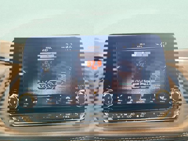 Used 2025 Nissan Rogue SV image 18