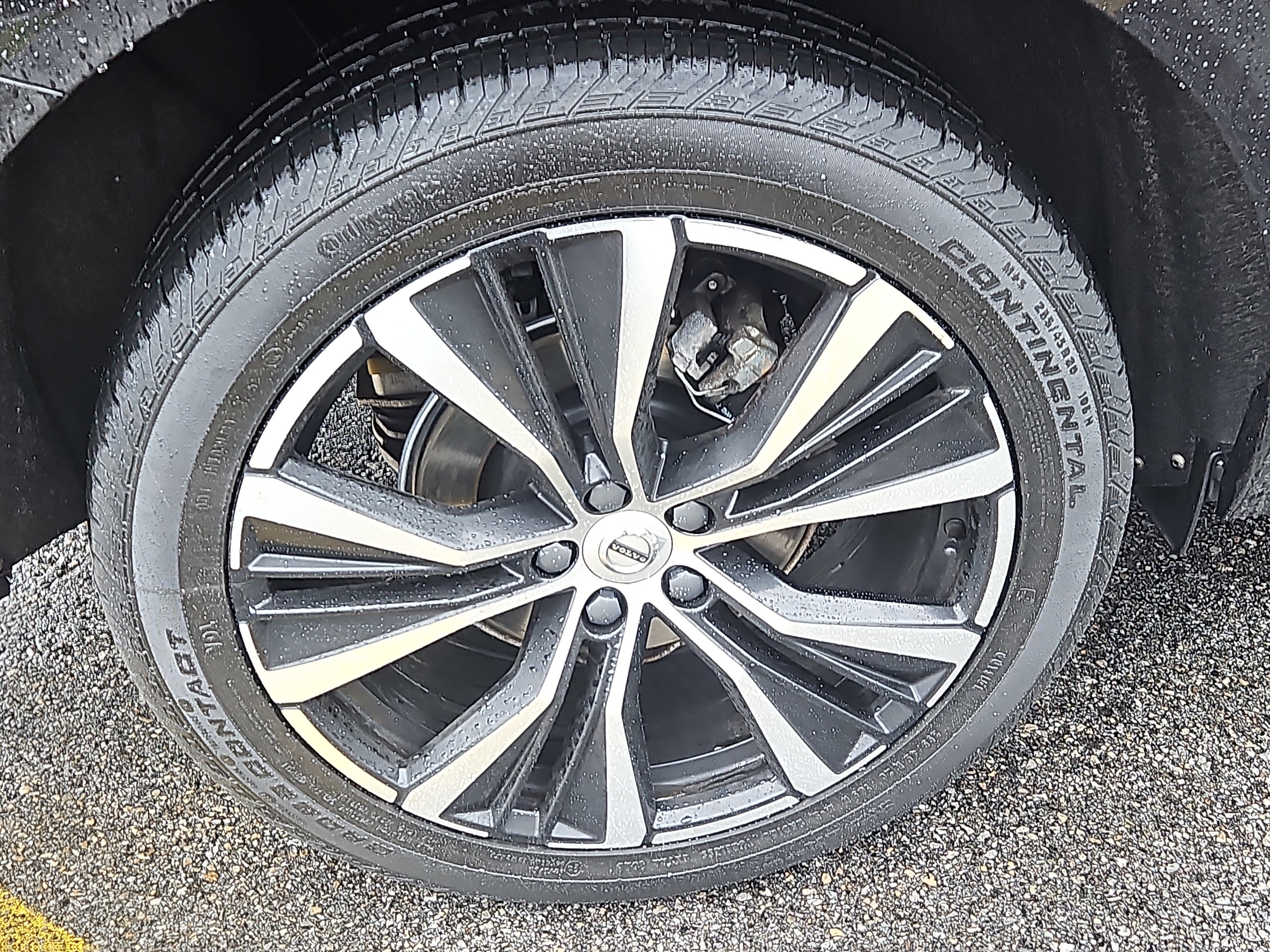 Used 2023 Volvo XC60 B5 Plus w/ Climate Package image 28