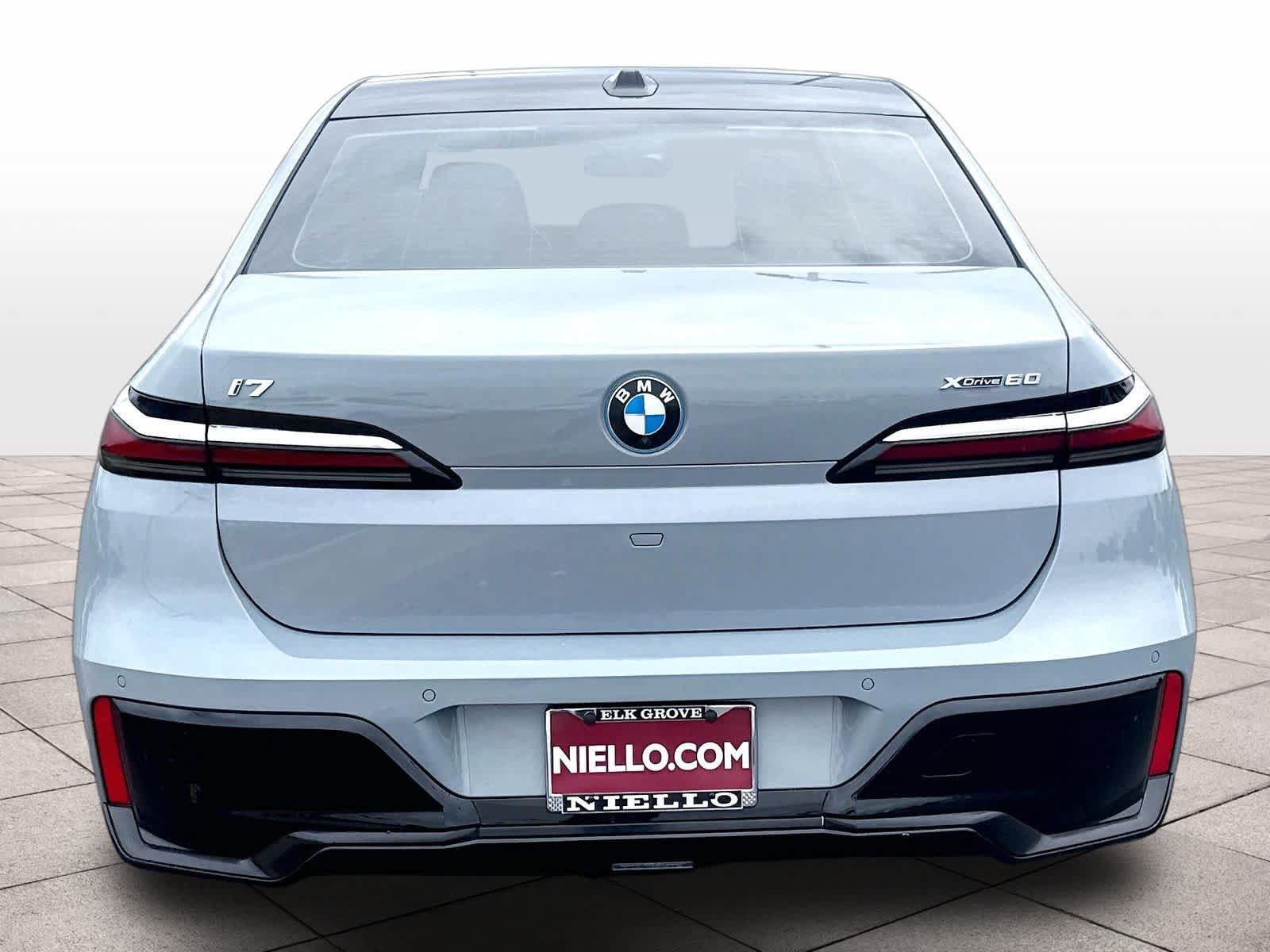 Used 2023 BMW i7 xDrive60 AWD/4WD image 8