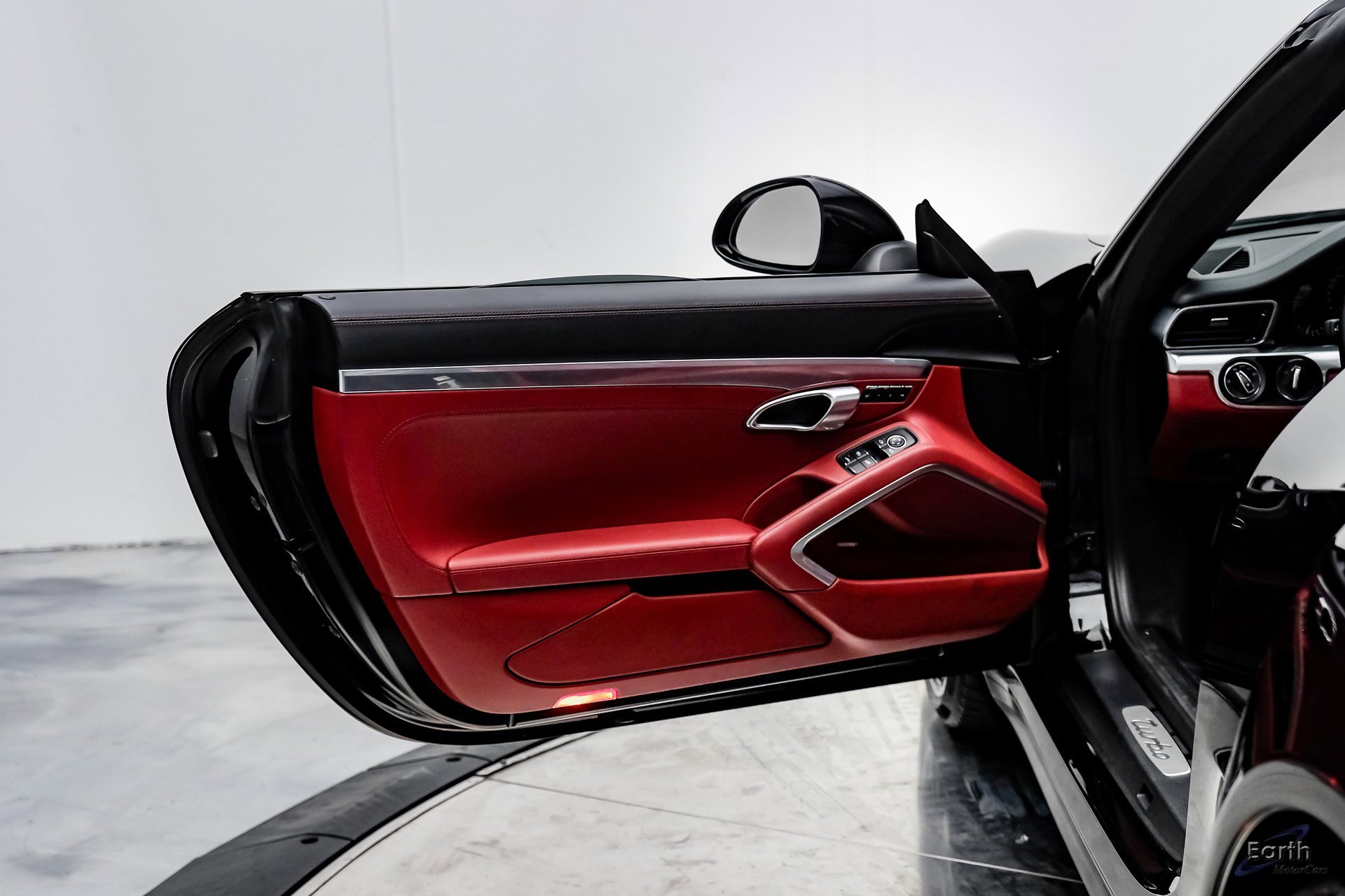 Used 2019 Porsche 911 Turbo image 77