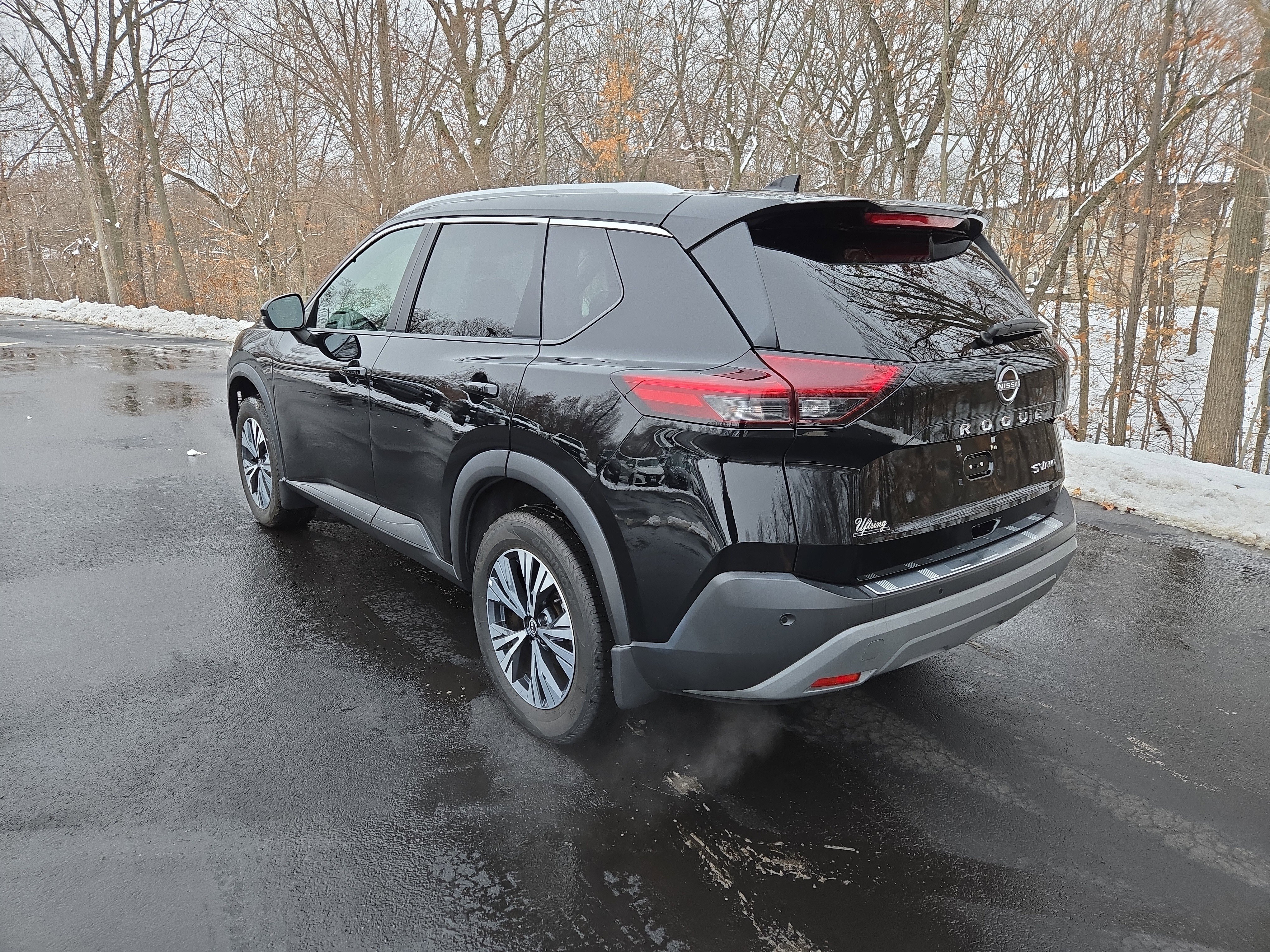 Used 2022 Nissan Rogue SV w/ SV Premium Package image 6