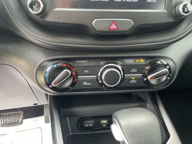 Used 2025 Kia Soul LX w/ LX Technology Package FWD image 25