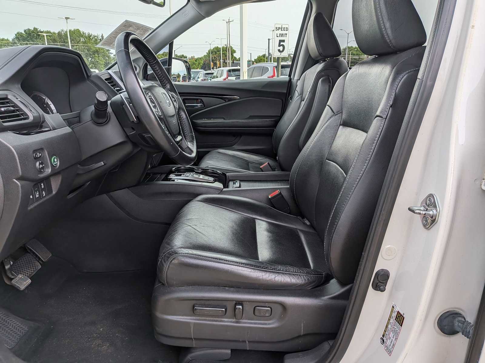 Used 2017 Honda Pilot Elite image 15