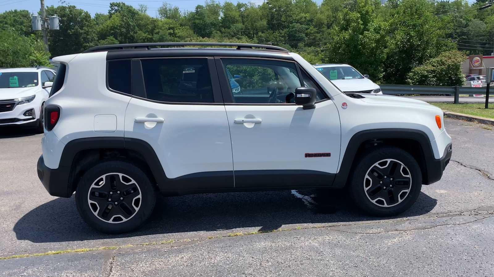 Used 2016 Jeep Renegade Trailhawk w/ Cold Weather Group AWD/4WD image 9