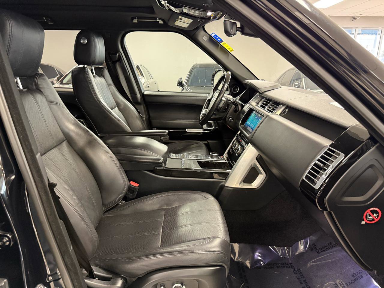 Used 2017 Land Rover Range Rover Supercharged image 26