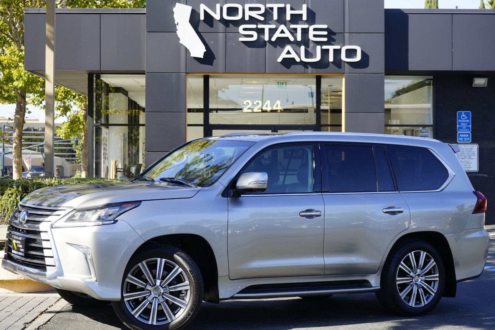 Used 2016 Lexus LX 570 4WD