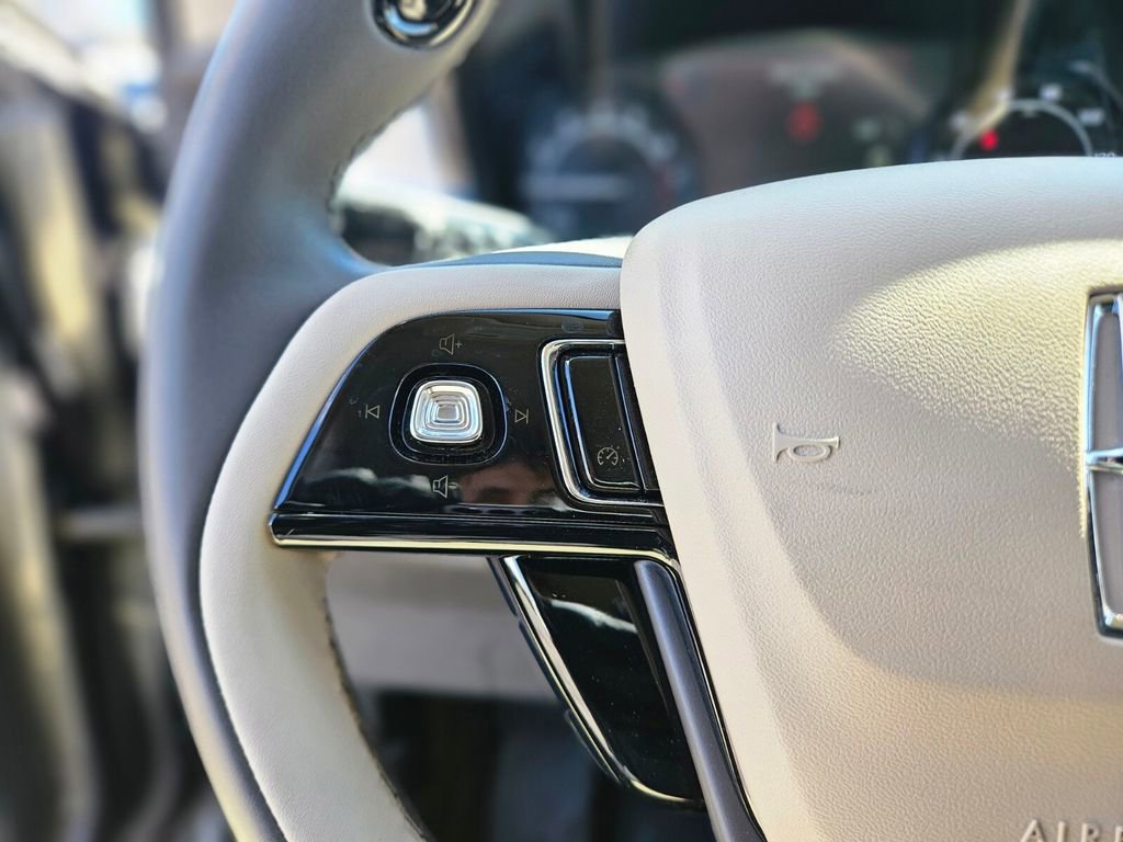 Used 2022 Lincoln Corsair AWD w/ Equipment Group 101A image 25