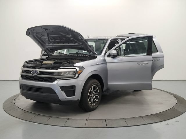 Used 2024 Ford Expedition XLT RWD image 12