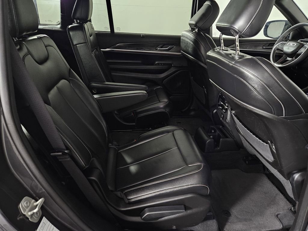 Used 2024 Jeep Grand Cherokee L Limited w/ Luxury Tech Group II image 30
