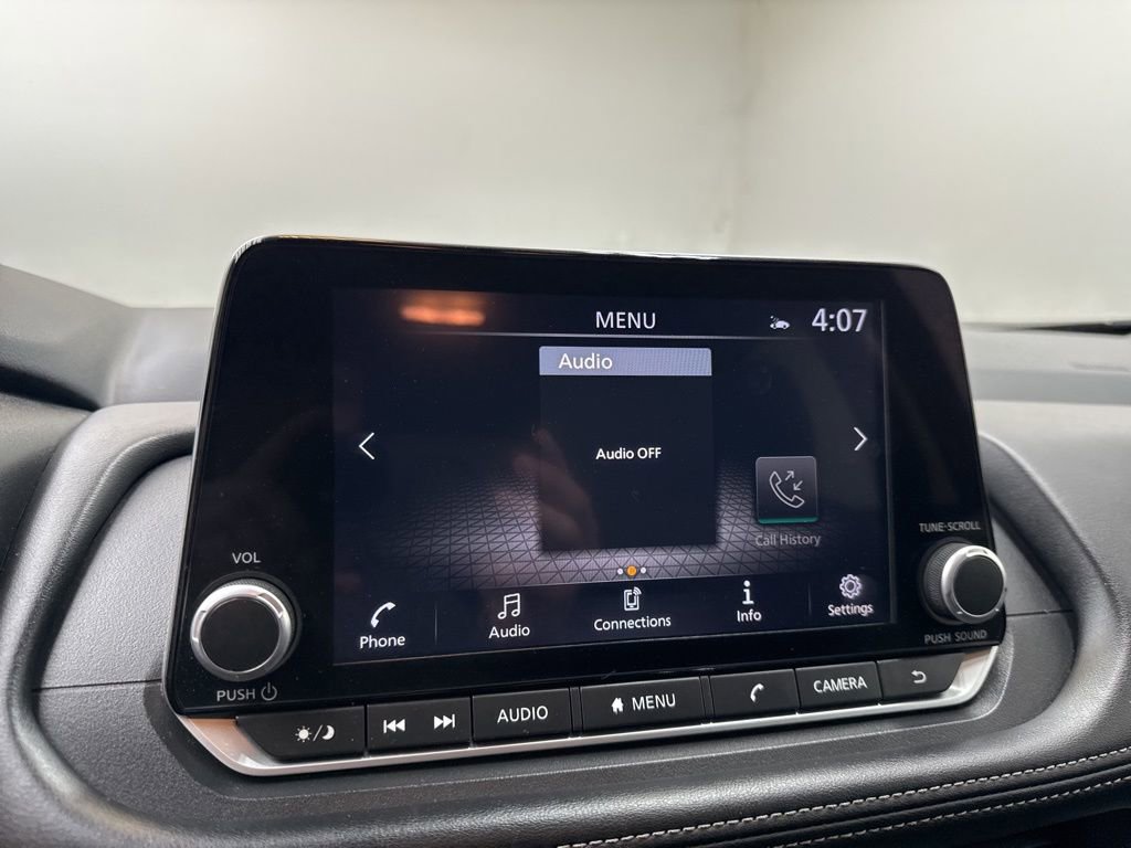 Used 2024 Nissan Rogue SV image 15