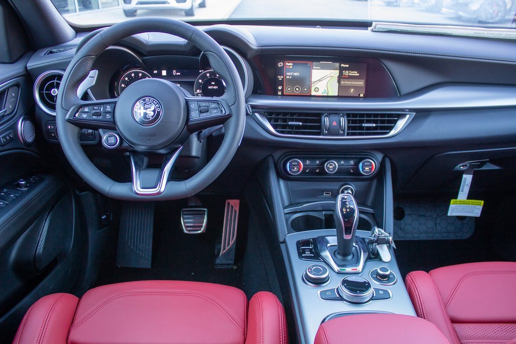 New 2025 Alfa Romeo Stelvio Sprint image 13