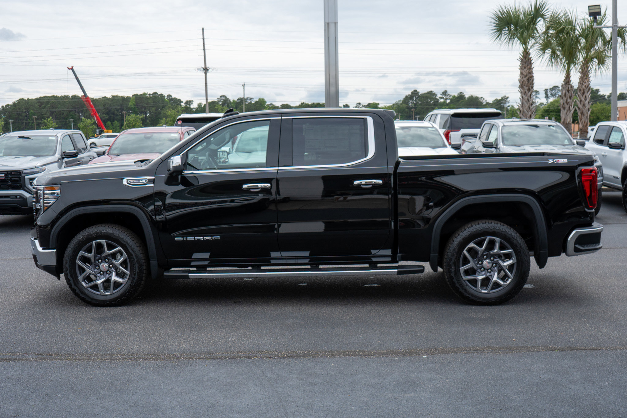 New 2026 GMC Sierra 1500 SLT AWD/4WD image 6